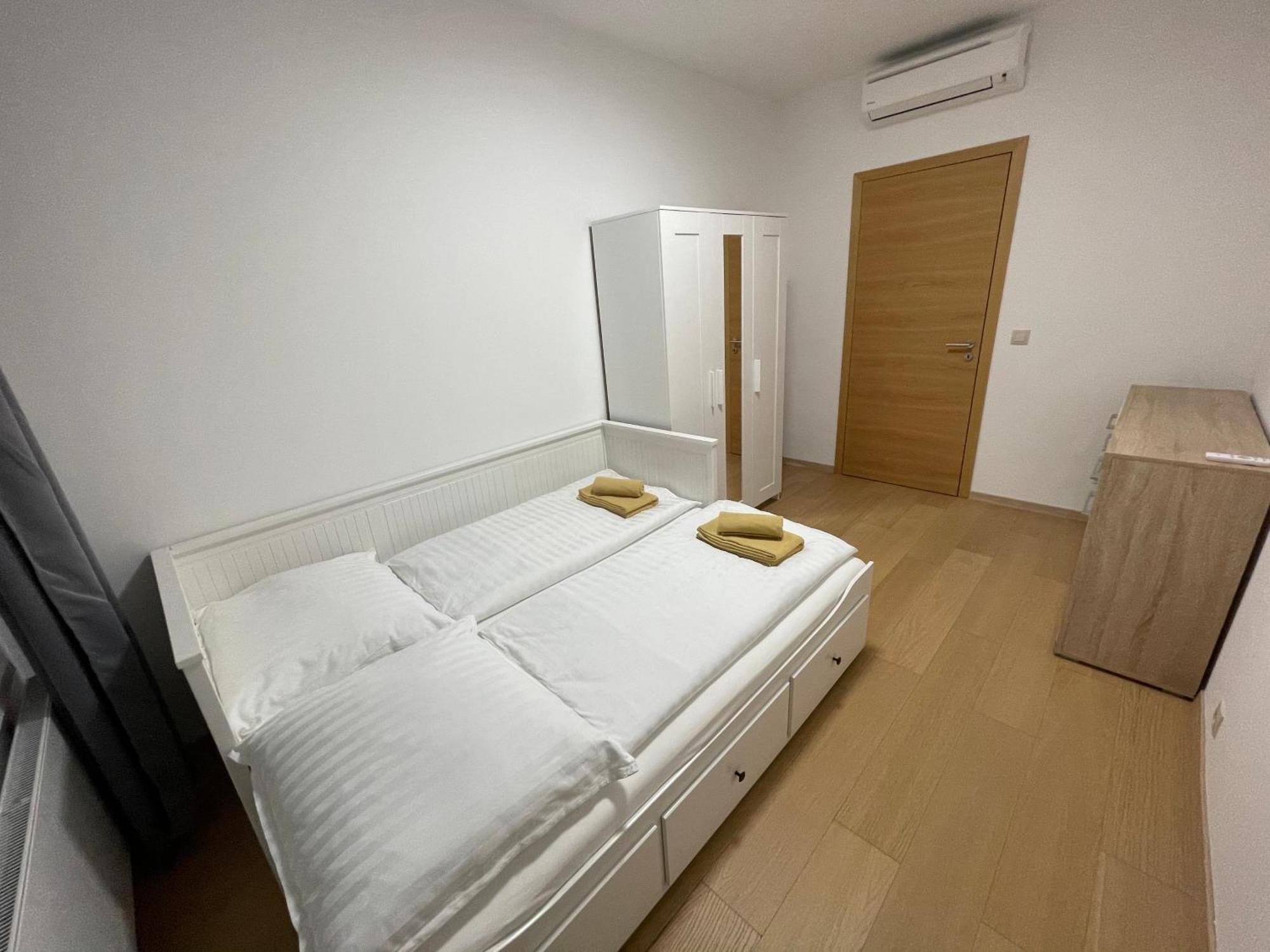 Sag Panorama City Apartment 3 Rooms Free Parking Free Wifi Братислава Экстерьер фото